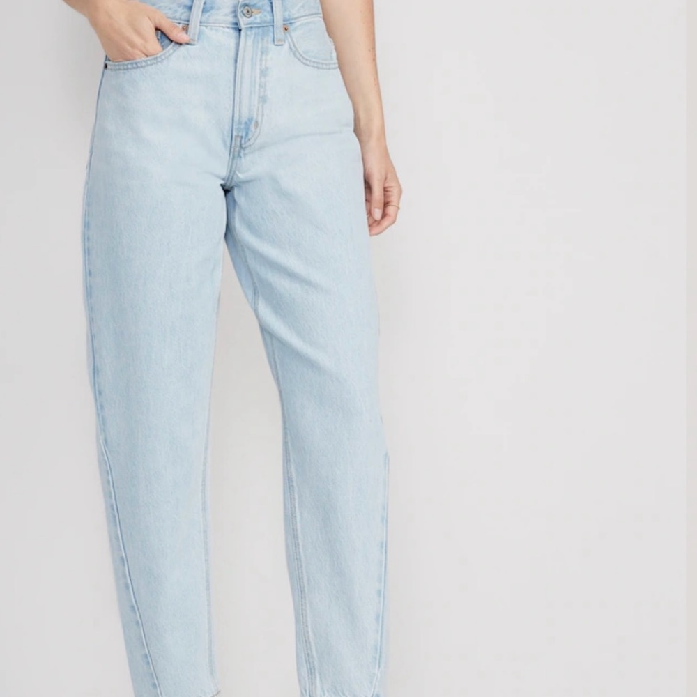 Old Navy Balloon Jeans. Brand new! Tag is missing thought…